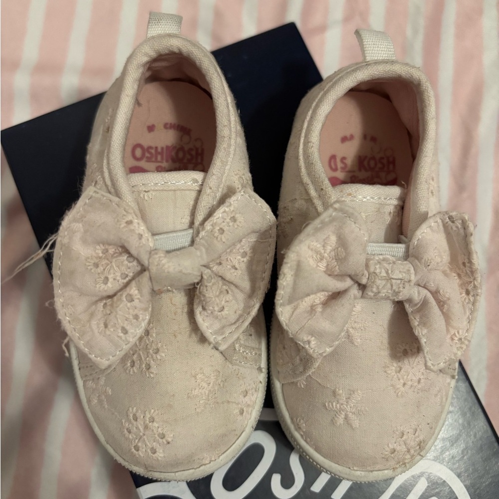 Used OshKosh B'gosh Dahlia Toddler Girls' Sneakers, Size: 5T, White